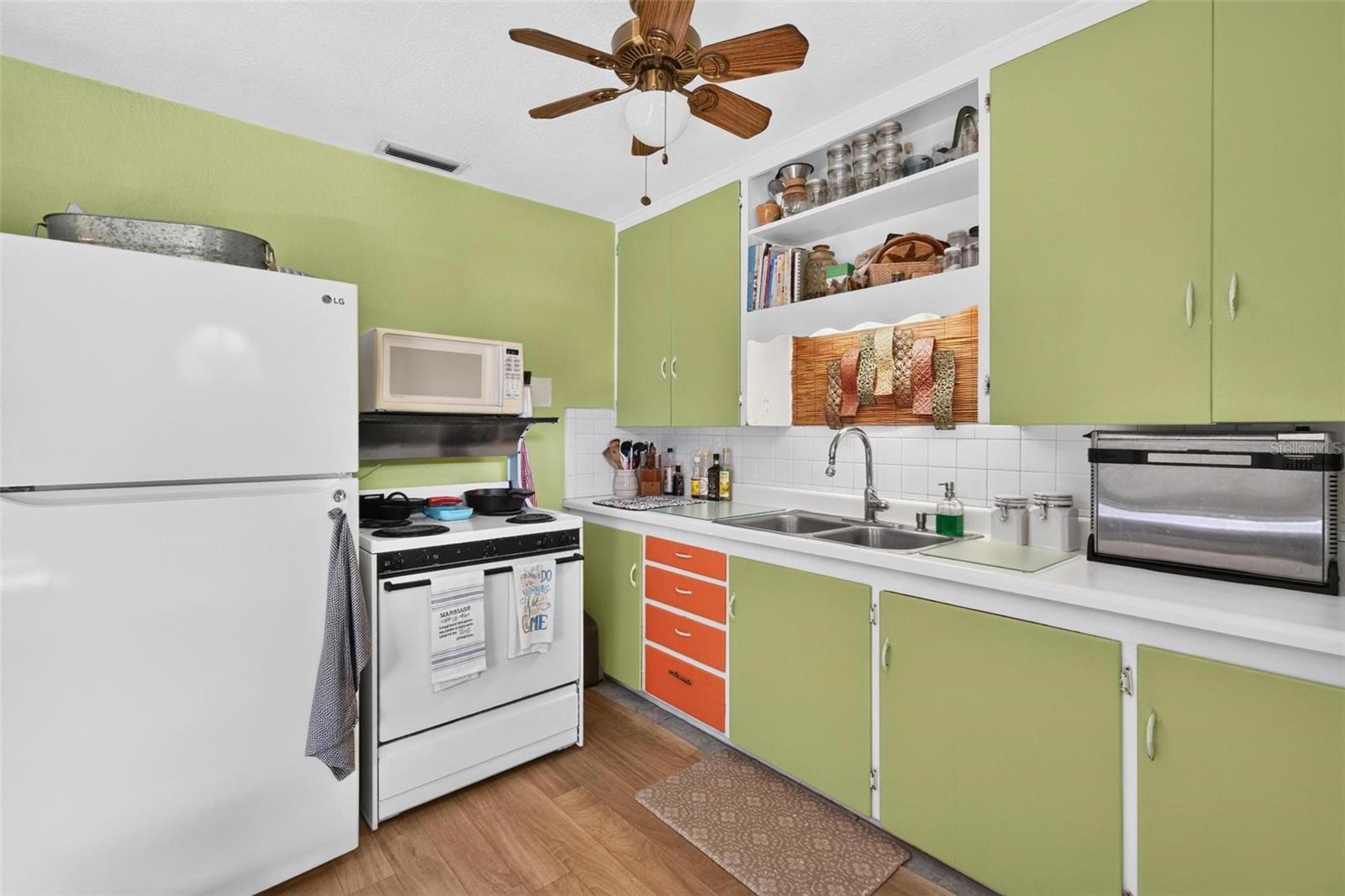 3641 QUEEN STREET N, St Petersburg, FL 33713