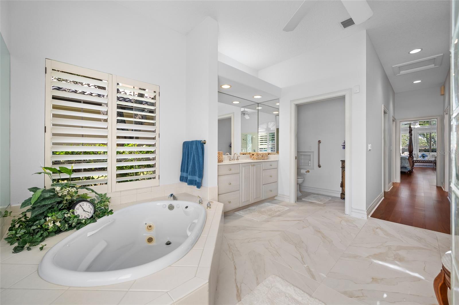 7885 BAYOU CLUB BOULEVARD, Seminole, FL 33777