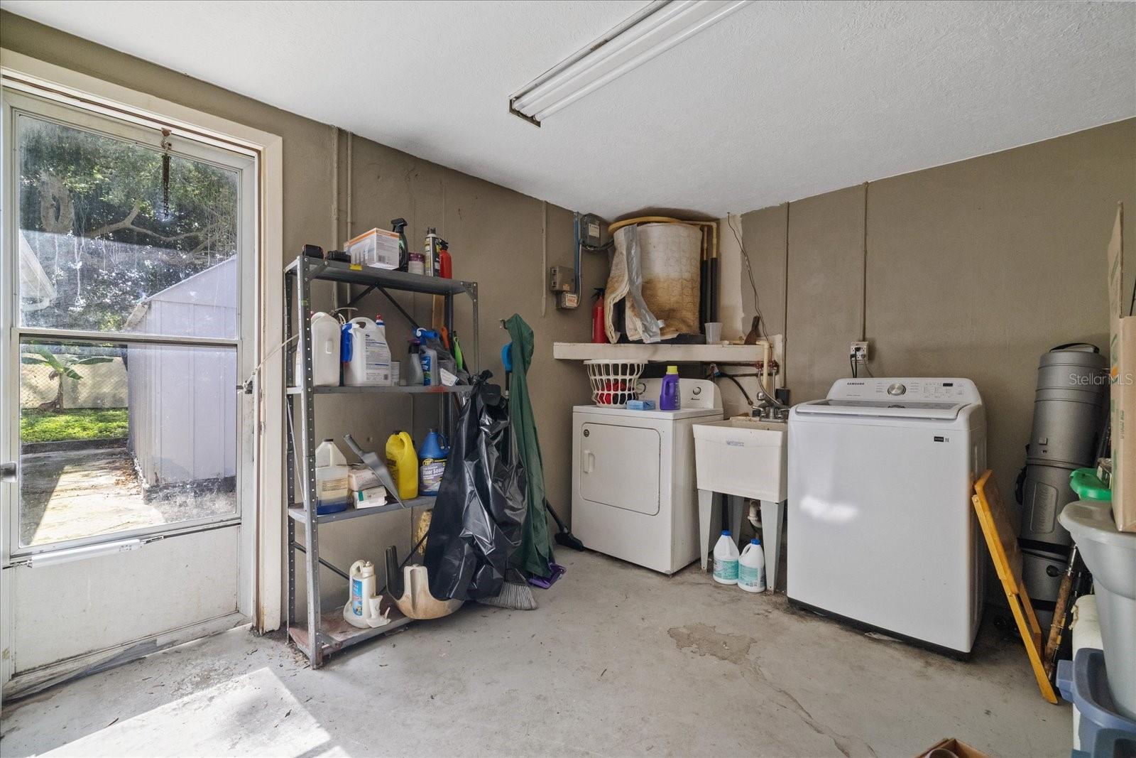Washer/Dryer hookup in Garage