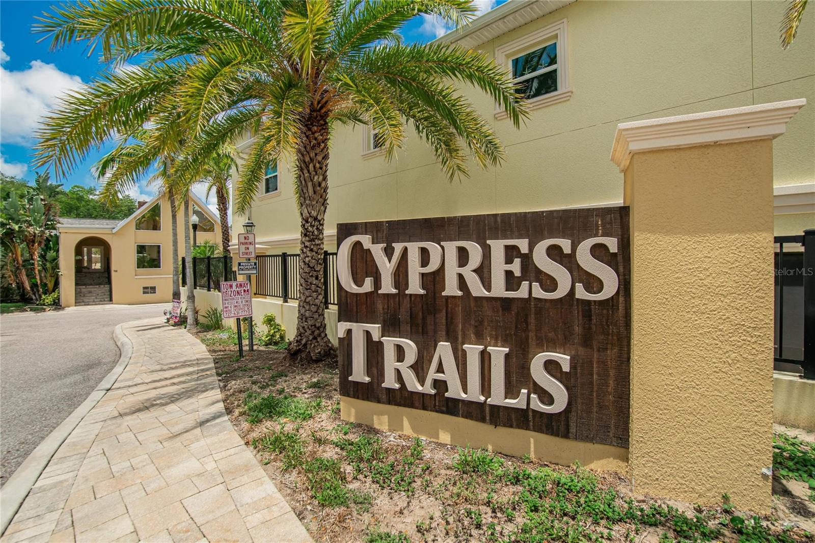 750 GRAND CYPRESS LANE, Tarpon Springs, FL 34689