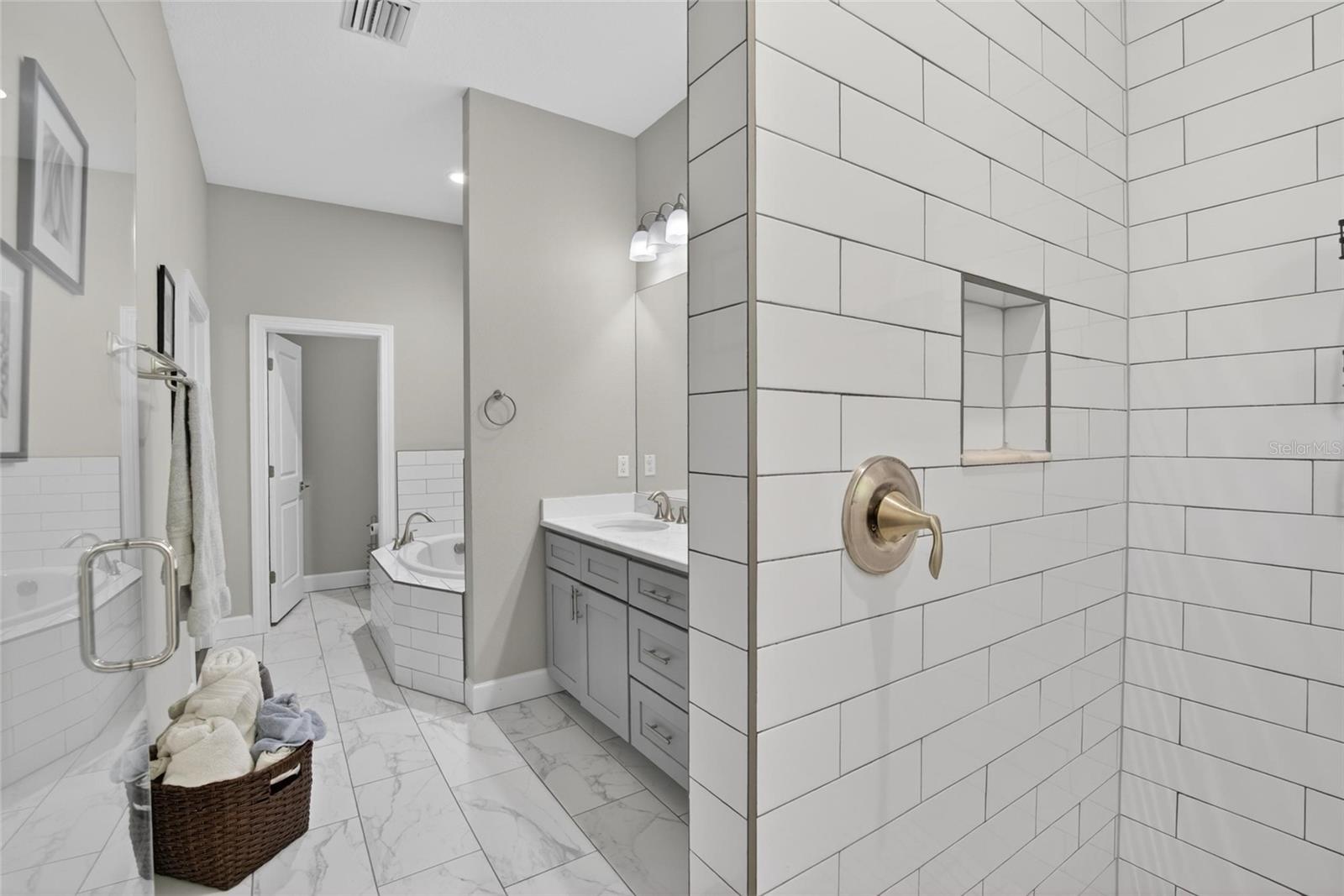 750 GRAND CYPRESS LANE, Tarpon Springs, FL 34689