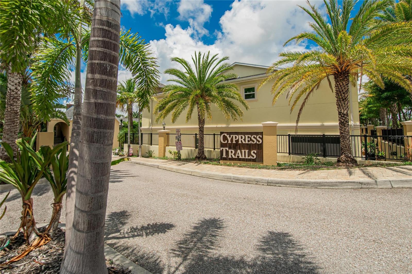 750 GRAND CYPRESS LANE, Tarpon Springs, FL 34689