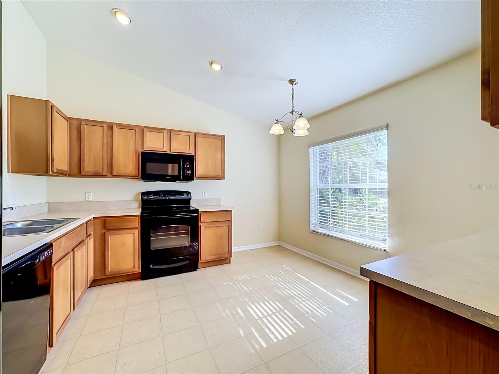 Eat-In Kitchen