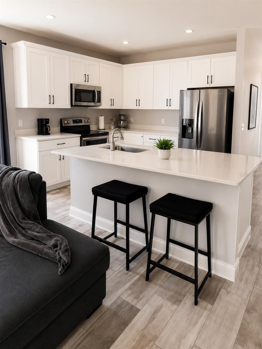 Breakfast Bar and Central Island
