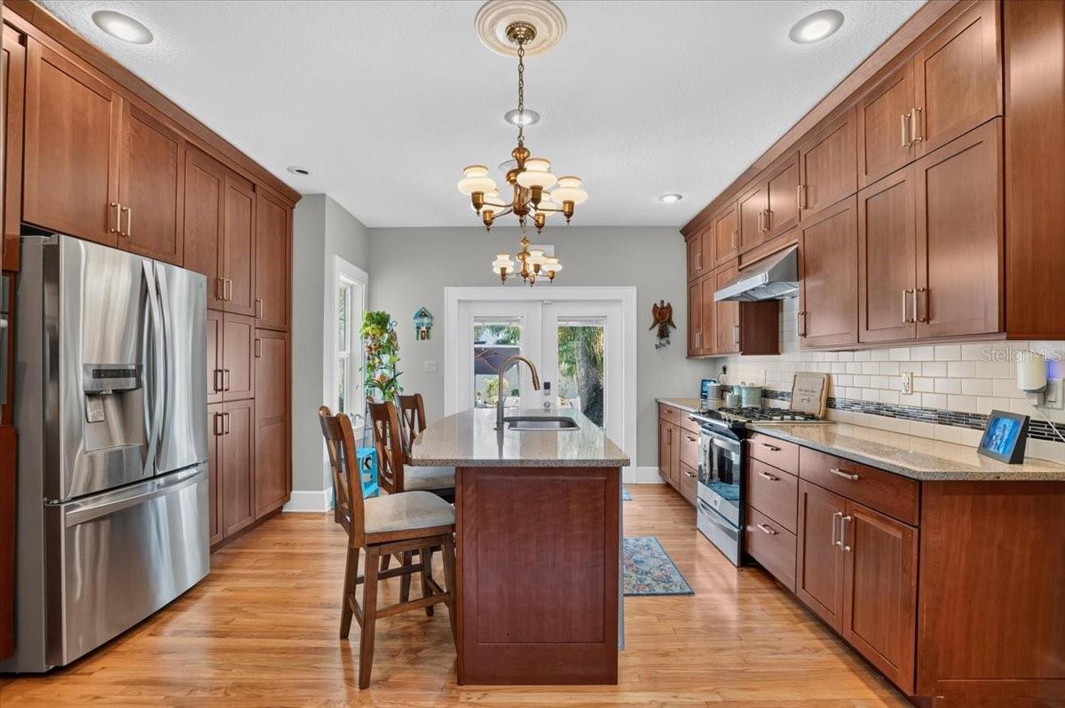 2890 8TH AVENUE N, St Petersburg, FL 33713