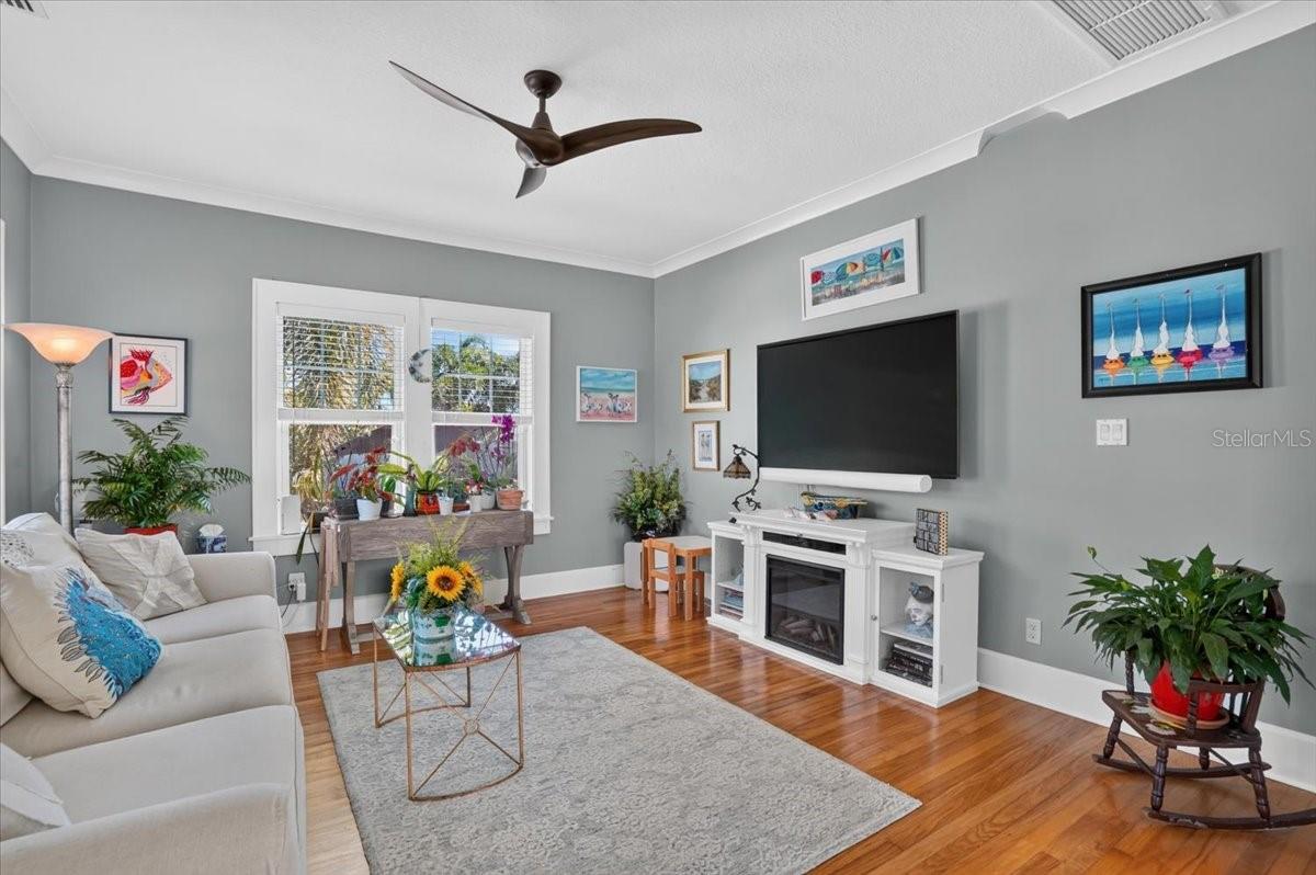 2890 8TH AVENUE N, St Petersburg, FL 33713