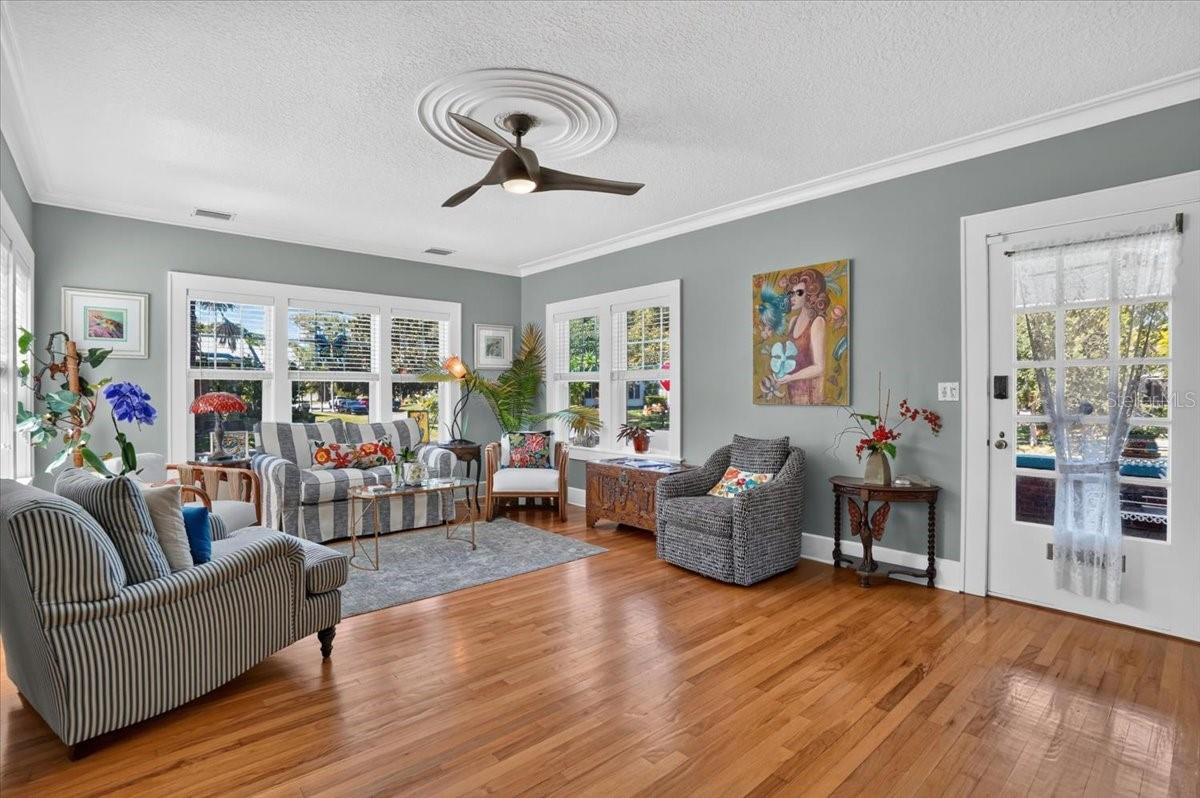 2890 8TH AVENUE N, St Petersburg, FL 33713