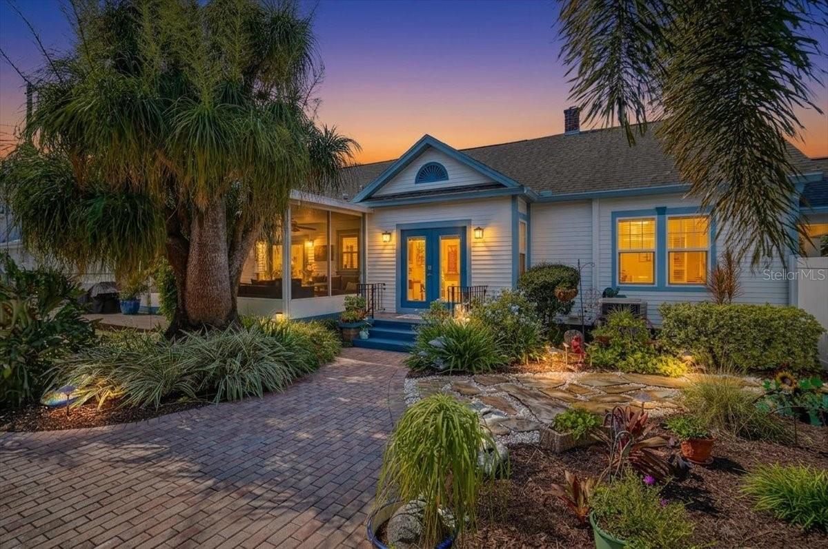 2890 8TH AVENUE N, St Petersburg, FL 33713