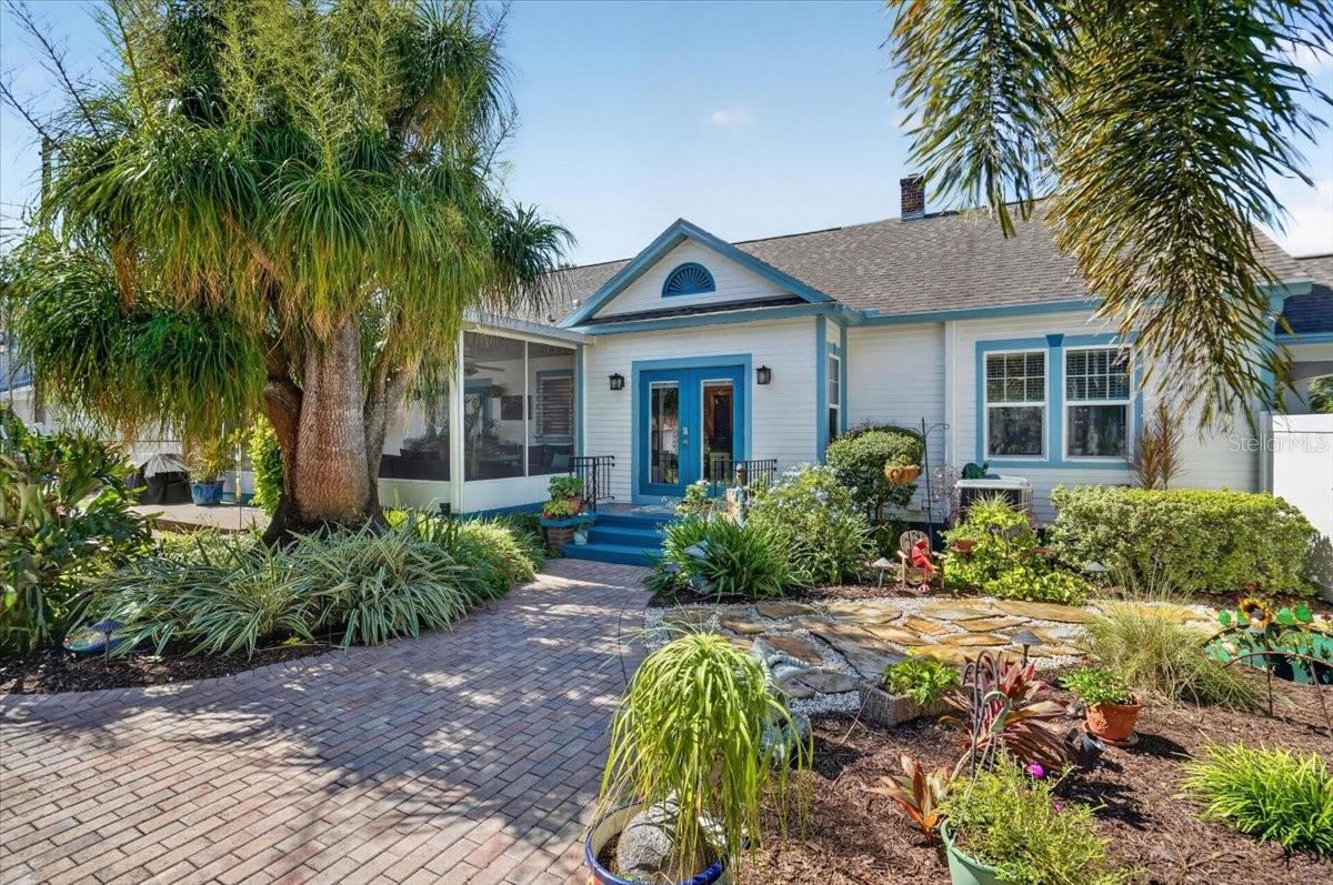 2890 8TH AVENUE N, St Petersburg, FL 33713