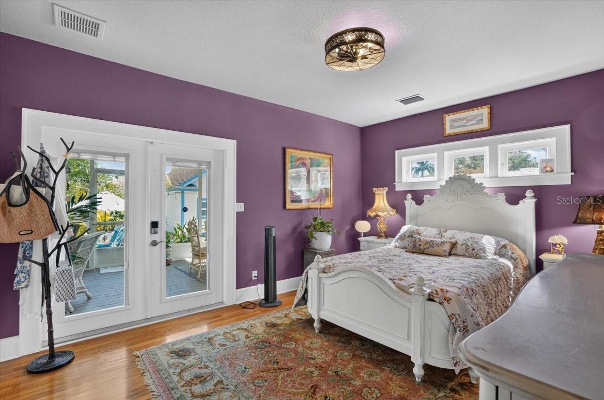 2890 8TH AVENUE N, St Petersburg, FL 33713