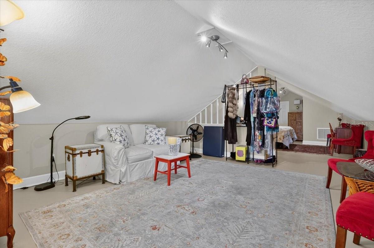 2890 8TH AVENUE N, St Petersburg, FL 33713