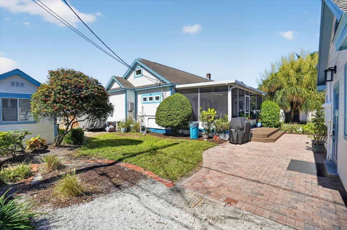 2890 8TH AVENUE N, St Petersburg, FL 33713