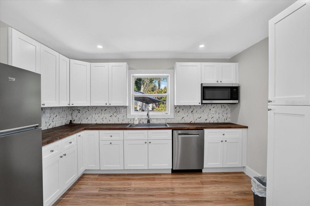 2890 8TH AVENUE N, St Petersburg, FL 33713