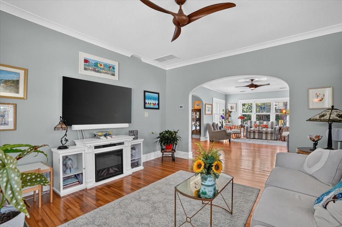 2890 8TH AVENUE N, St Petersburg, FL 33713