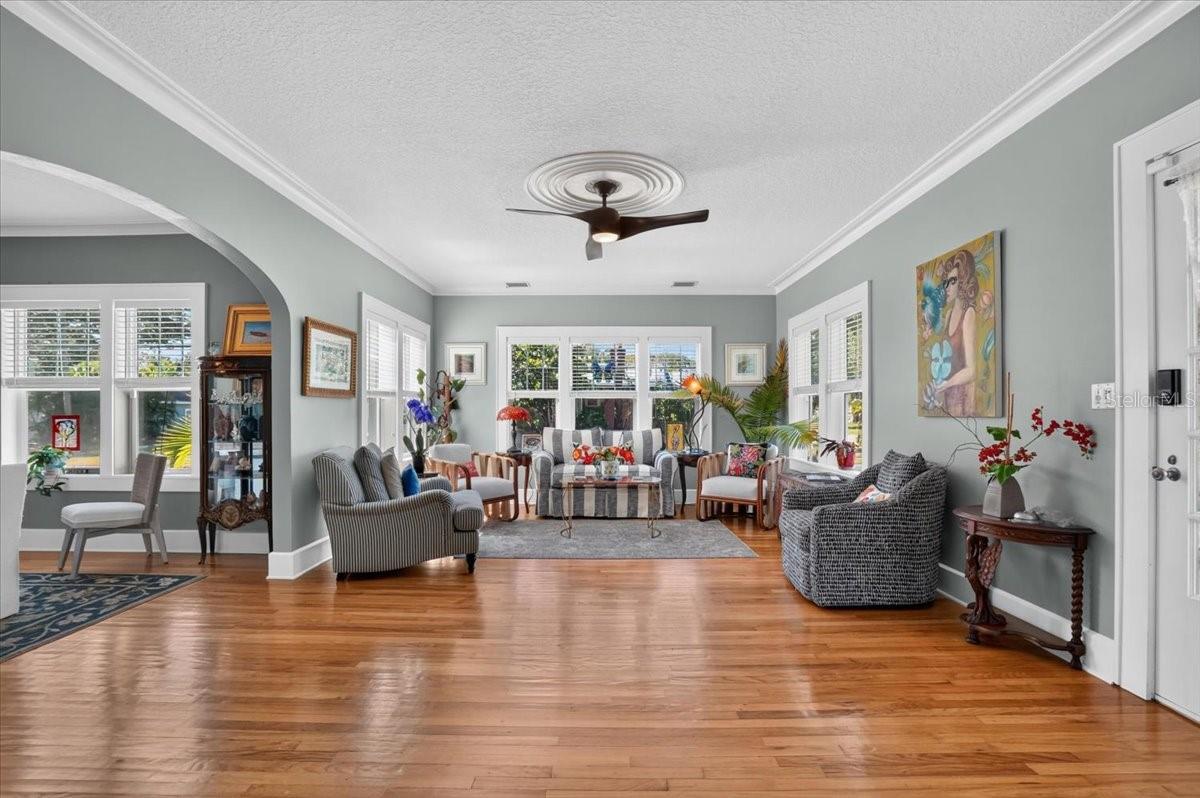 2890 8TH AVENUE N, St Petersburg, FL 33713