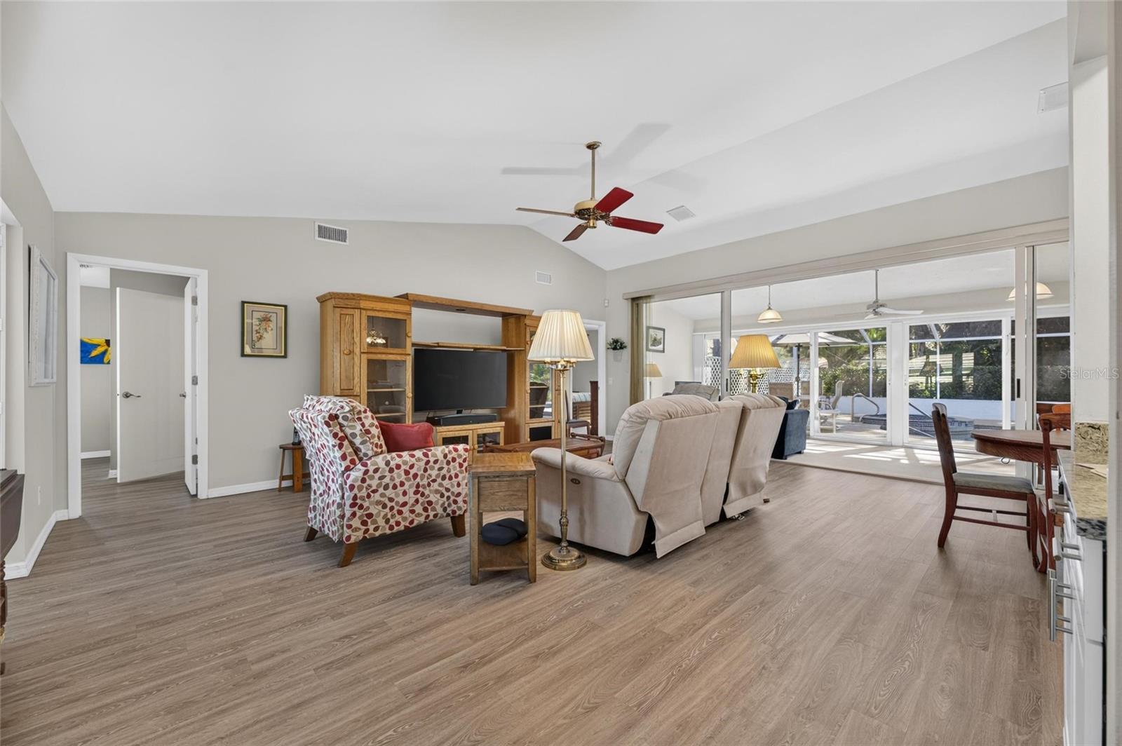 5713 GARDEN LAKES MAJESTIC, Bradenton, FL 34203 5713 GARDEN LAKES MAJESTIC, Bradenton, FL 34203