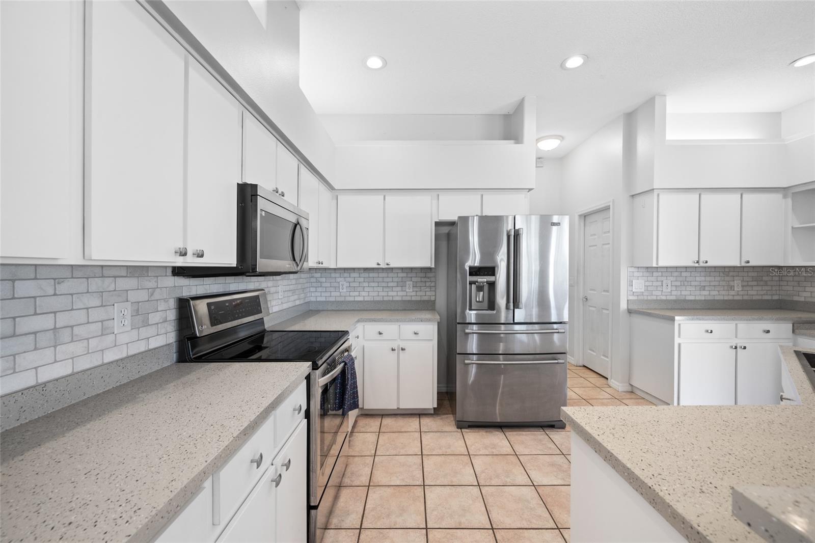 1648 WOODRIDGE COURT, Lutz, FL 33559