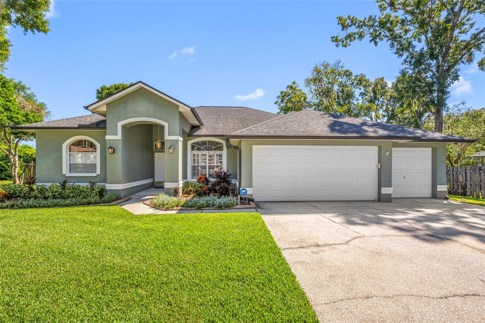 1648 WOODRIDGE COURT, Lutz, FL 33559