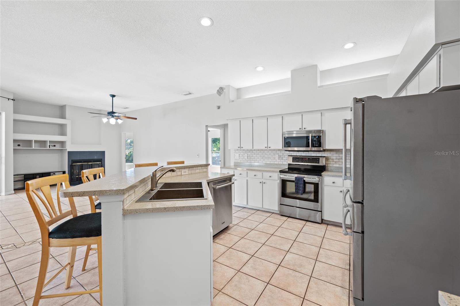 1648 WOODRIDGE COURT, Lutz, FL 33559