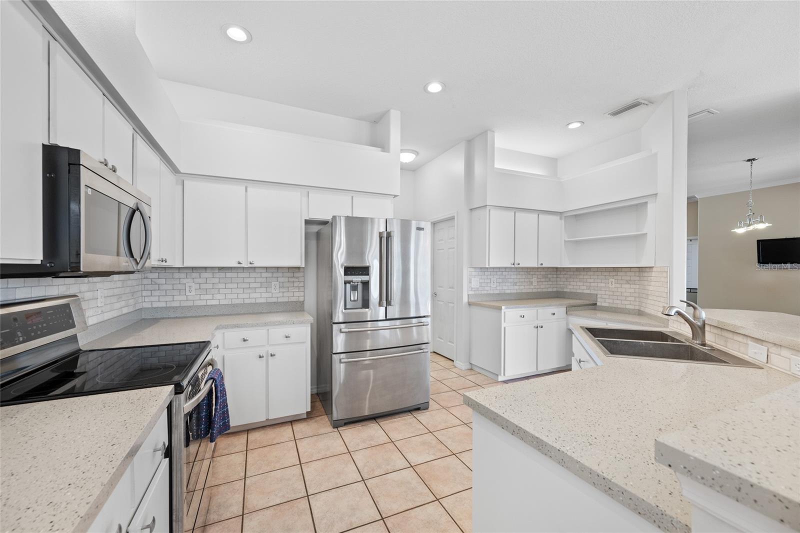 1648 WOODRIDGE COURT, Lutz, FL 33559