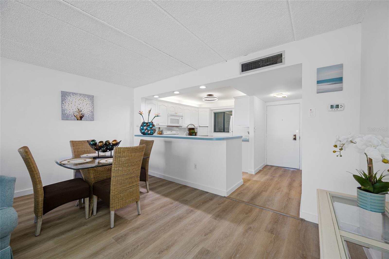865 S GULFVIEW BOULEVARD, #202, Clearwater, FL 33767