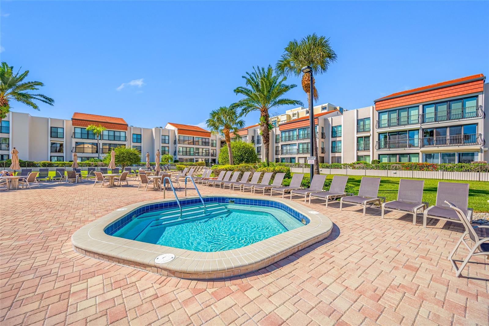 865 S GULFVIEW BOULEVARD, #202, Clearwater, FL 33767