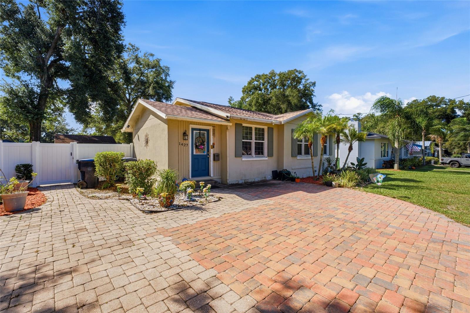 1427 E COMANCHE AVENUE, Tampa, FL 33604