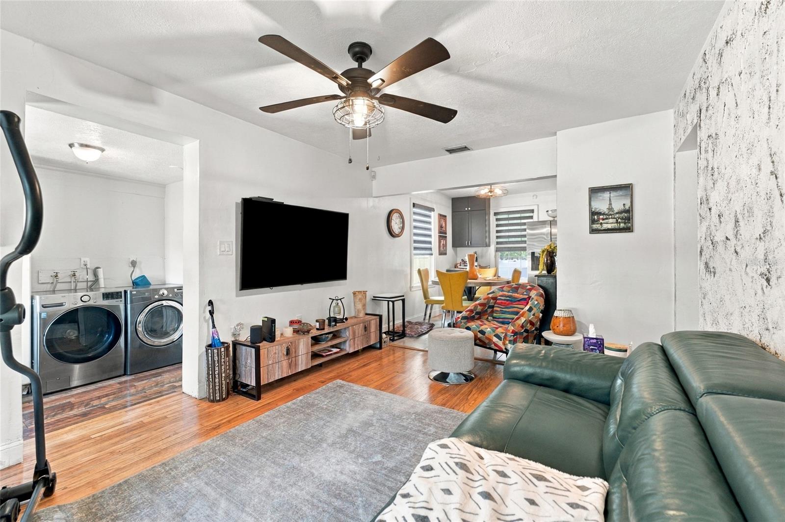 1427 E COMANCHE AVENUE, Tampa, FL 33604