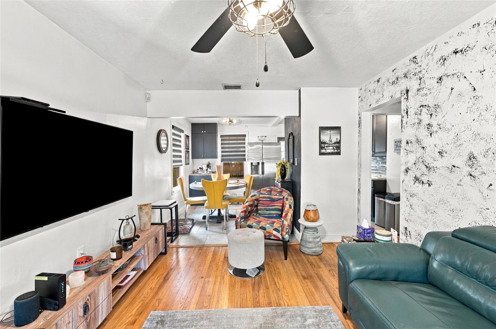 1427 E COMANCHE AVENUE, Tampa, FL 33604
