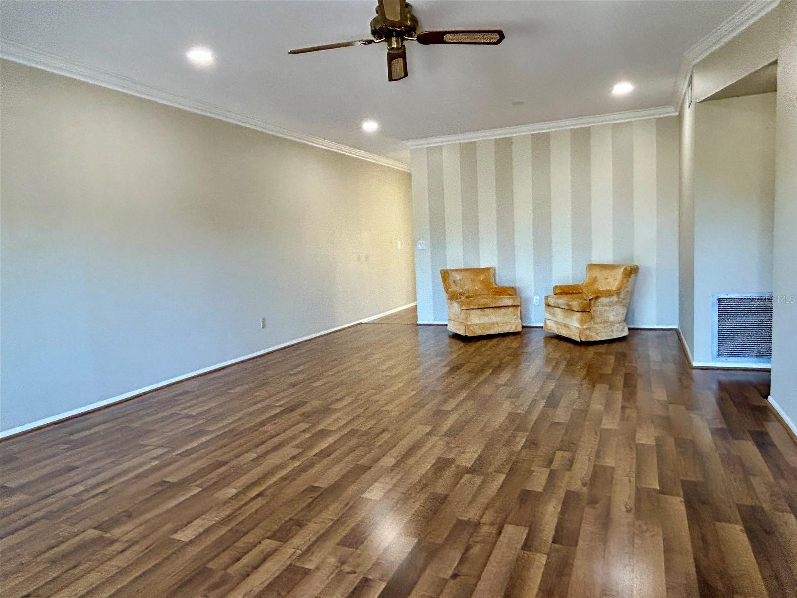 2381 ECUADORIAN WAY, #45, Clearwater, FL 33763