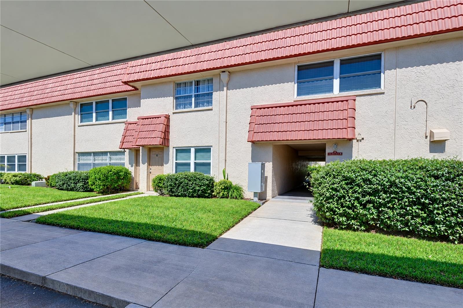 10037 62ND TERRACE N, #9, St Petersburg, FL 33708