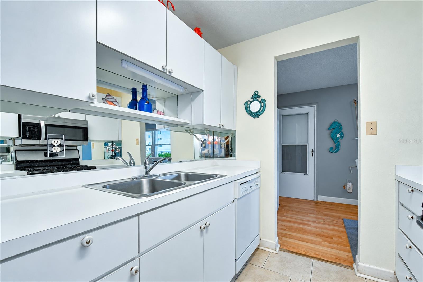 10037 62ND TERRACE N, #9, St Petersburg, FL 33708