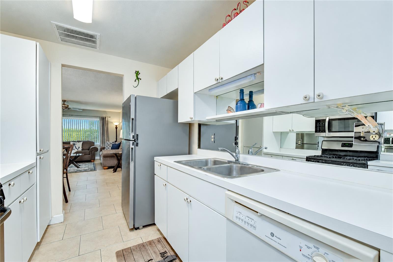 10037 62ND TERRACE N, #9, St Petersburg, FL 33708