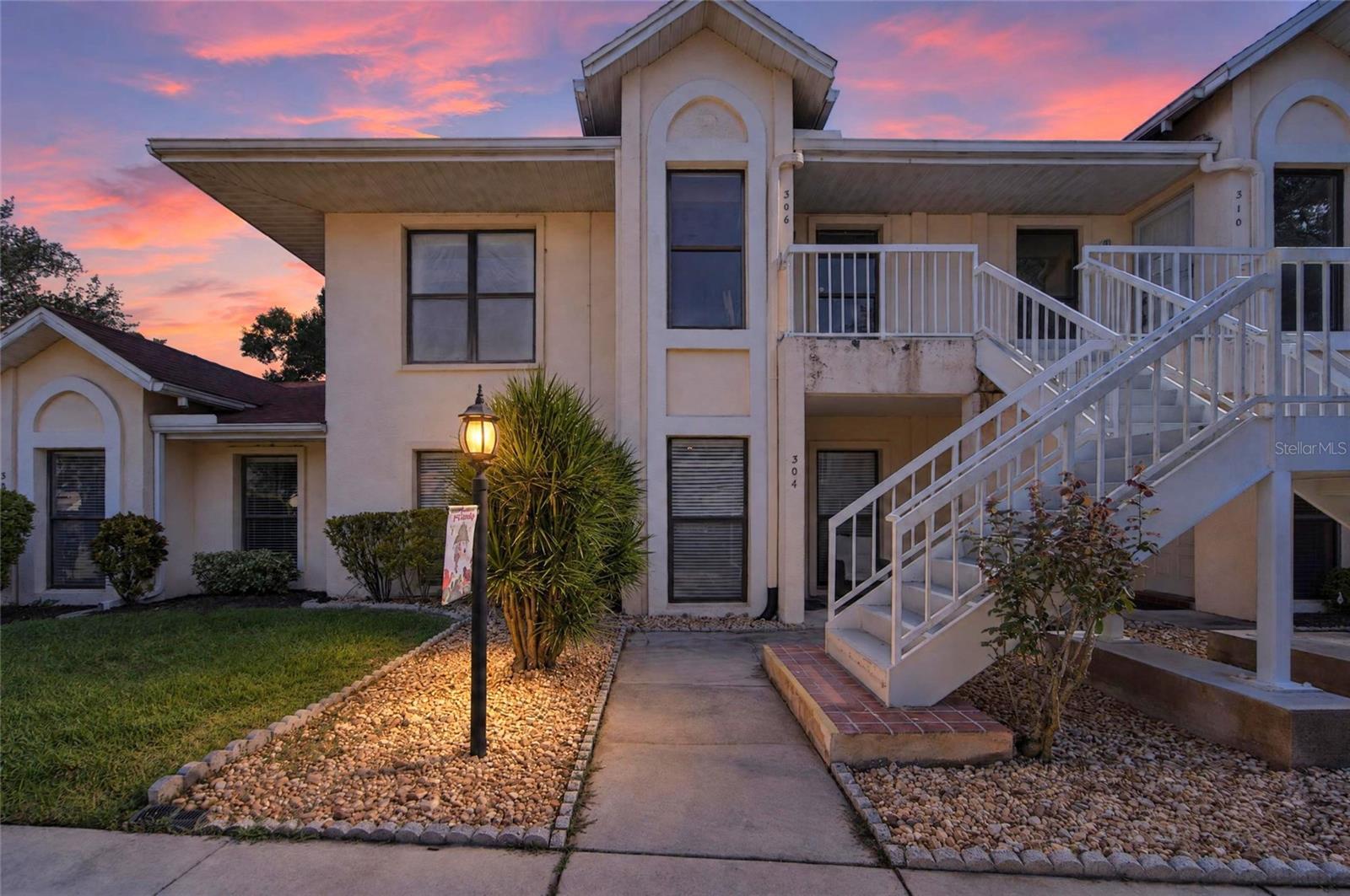 304 KNOTTWOOD COURT, #304, Sun City Center, FL 33573