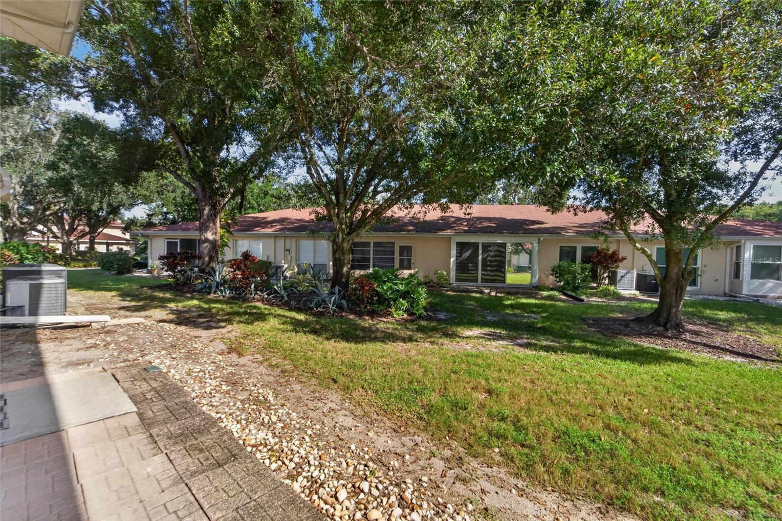 304 KNOTTWOOD COURT, #304, Sun City Center, FL 33573