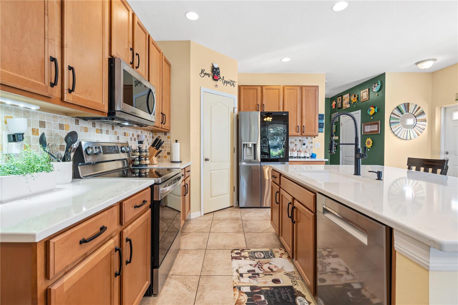 8718 TURNSTONE HAVEN PLACE, Tampa, FL 33619