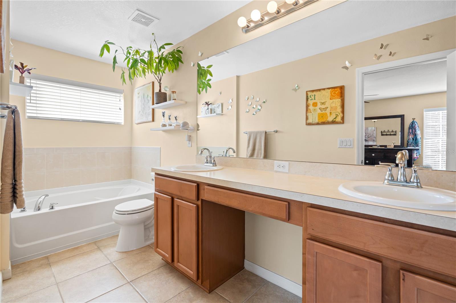 8718 TURNSTONE HAVEN PLACE, Tampa, FL 33619