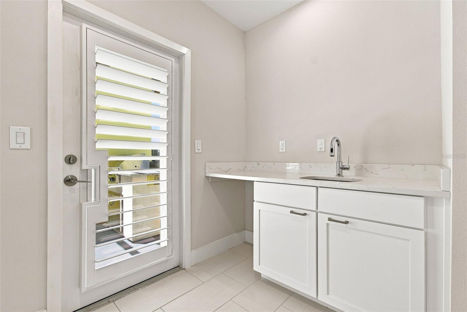 931 ARLINGTON AVENUE N, #1, St Petersburg, FL 33705