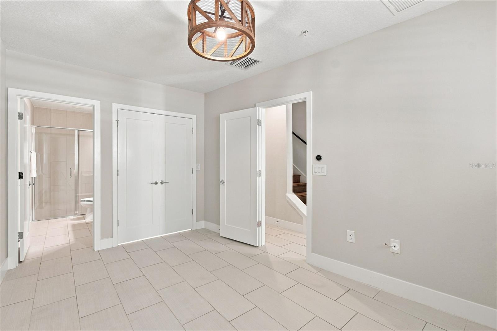 931 ARLINGTON AVENUE N, #1, St Petersburg, FL 33705 931 ARLINGTON AVENUE N, #1, St Petersburg, FL 33705