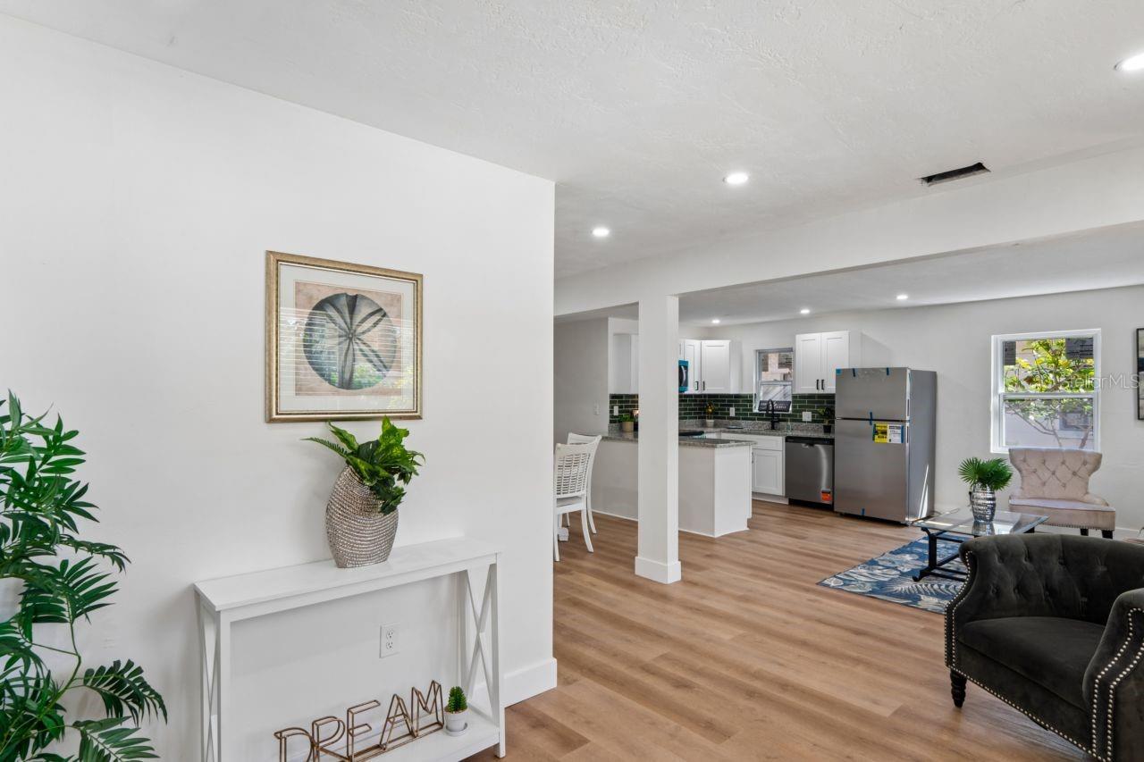 2929 EMERSON AVENUE S, St Petersburg, FL 33712