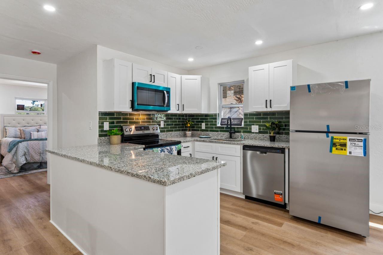 2929 EMERSON AVENUE S, St Petersburg, FL 33712