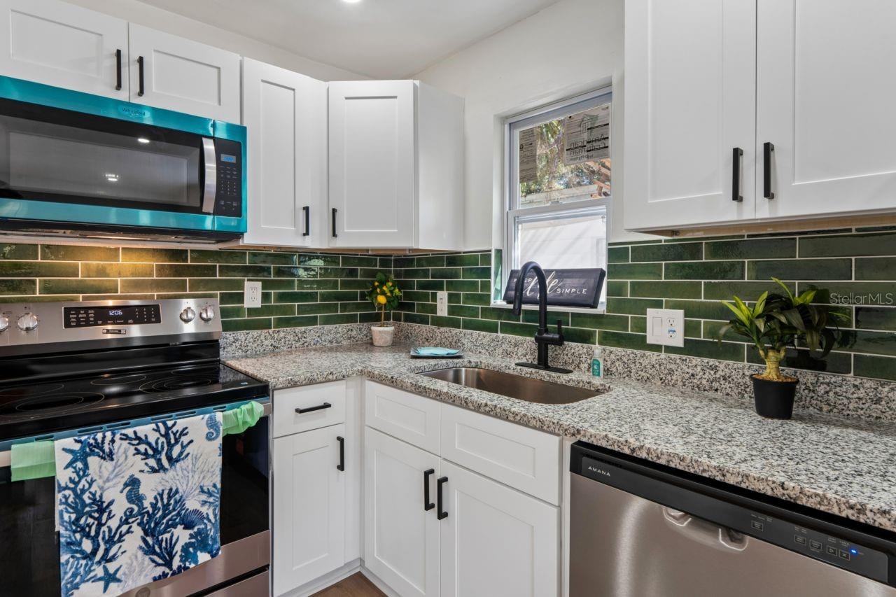 2929 EMERSON AVENUE S, St Petersburg, FL 33712