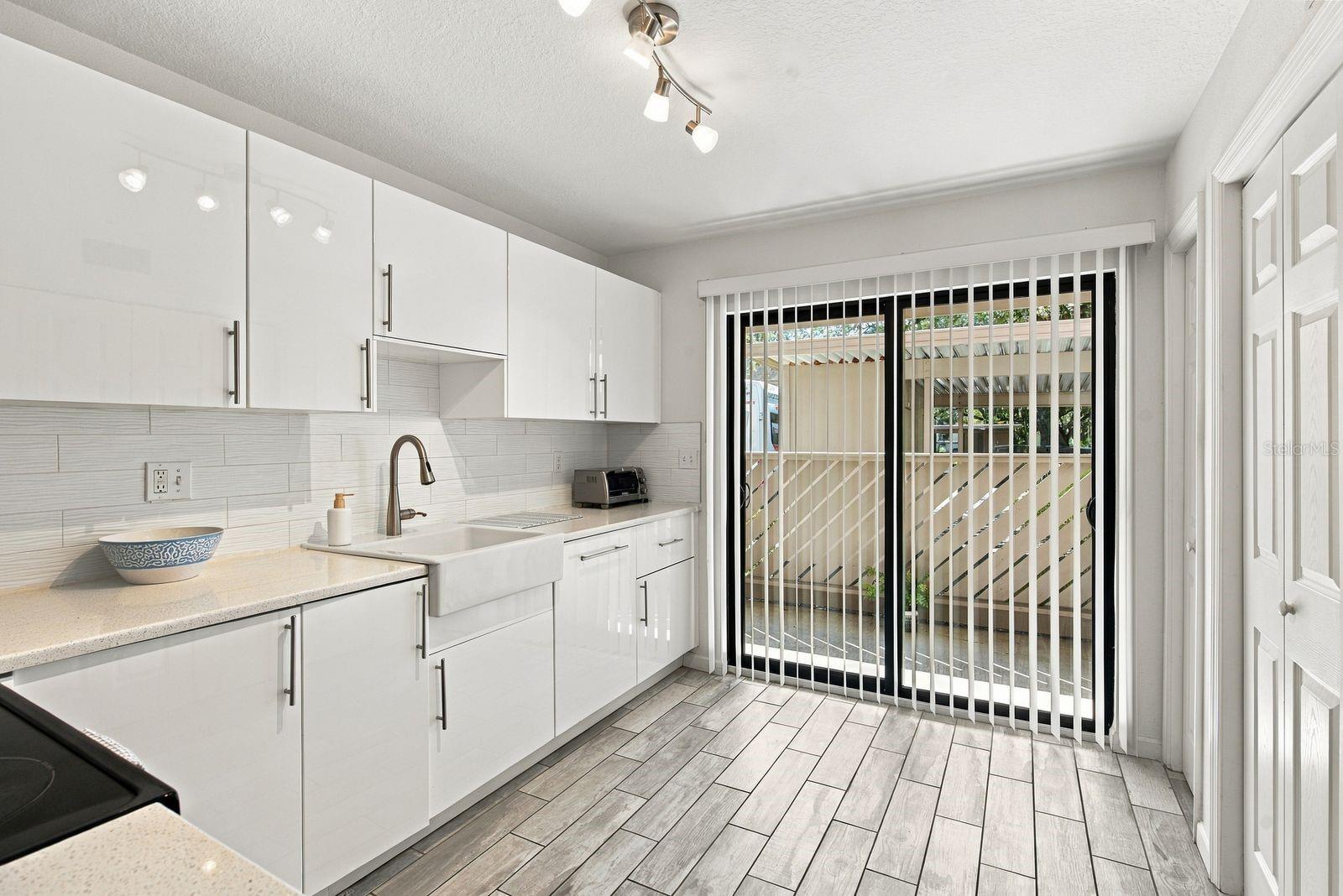 515 MISTLETOE COURT, #B, Safety Harbor, FL 34695