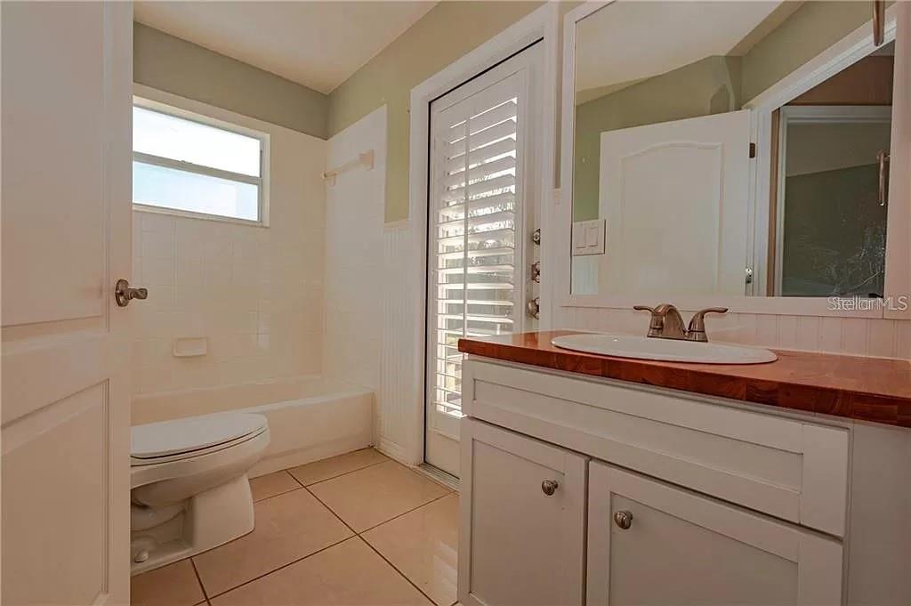 3904 IXORA COURT, Riverview, FL 33578