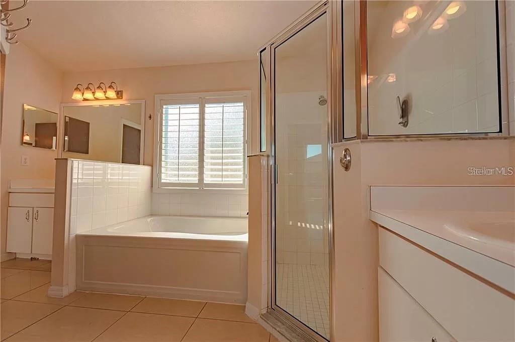 3904 IXORA COURT, Riverview, FL 33578