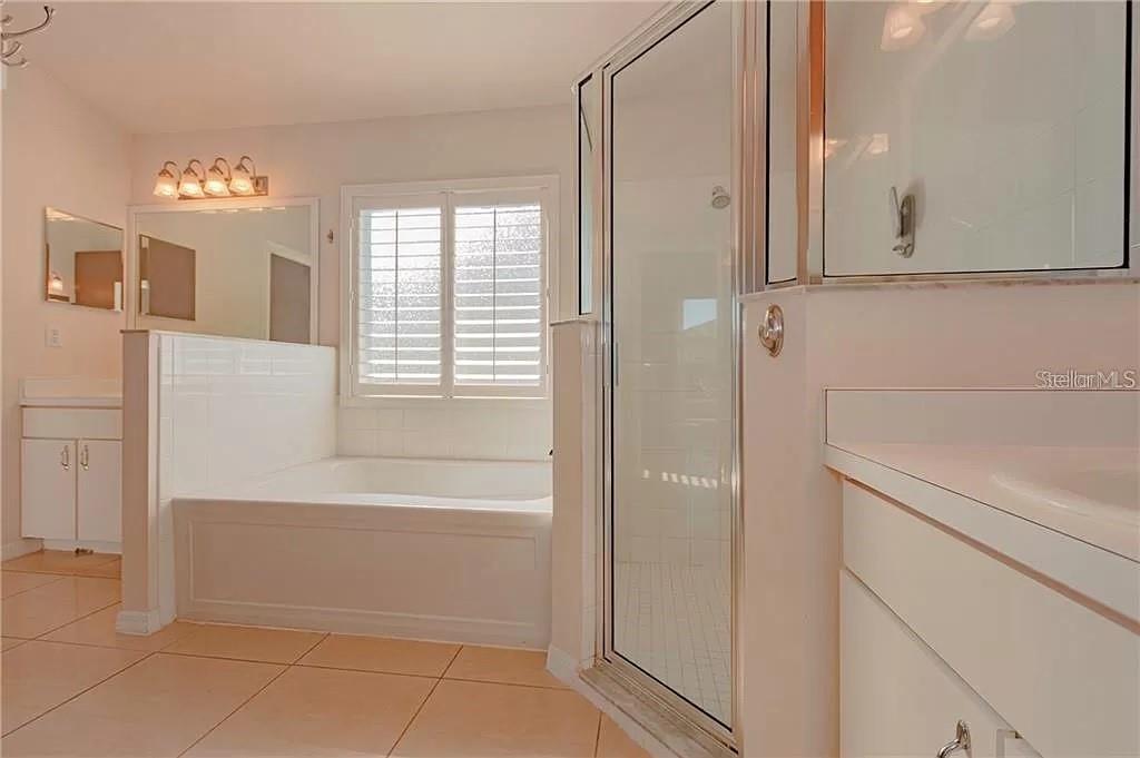 3904 IXORA COURT, Riverview, FL 33578