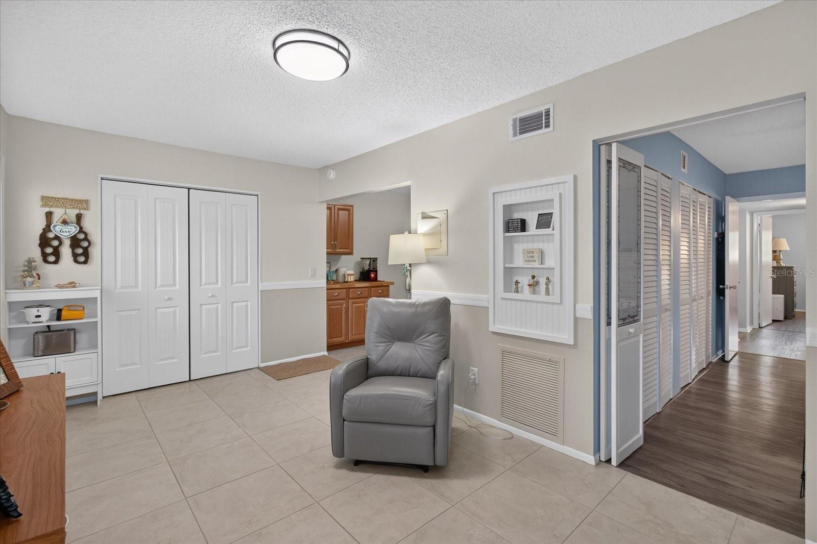 2435 SUMATRAN WAY, #9, Clearwater, FL 33763