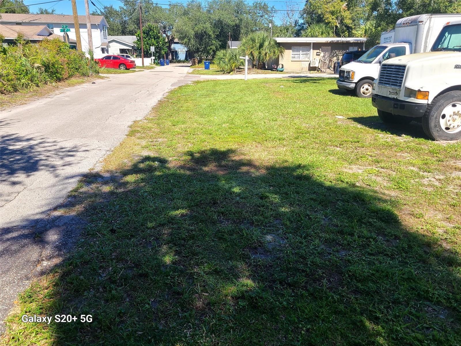 2505 E 29TH AVENUE, Tampa, FL 33605 2505 E 29TH AVENUE, Tampa, FL 33605