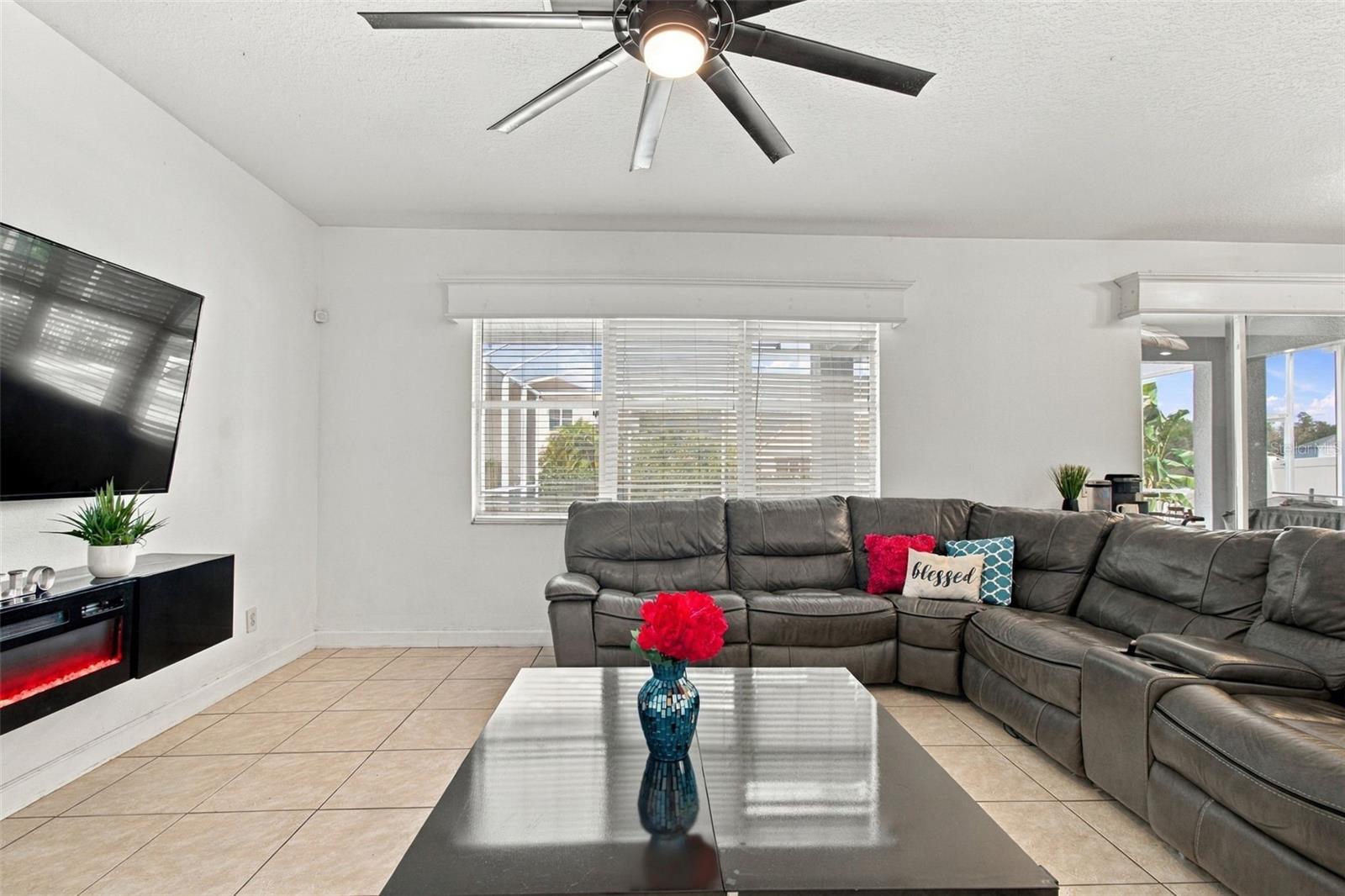 19025 FISHERMANS BEND DRIVE, Lutz, FL 33558