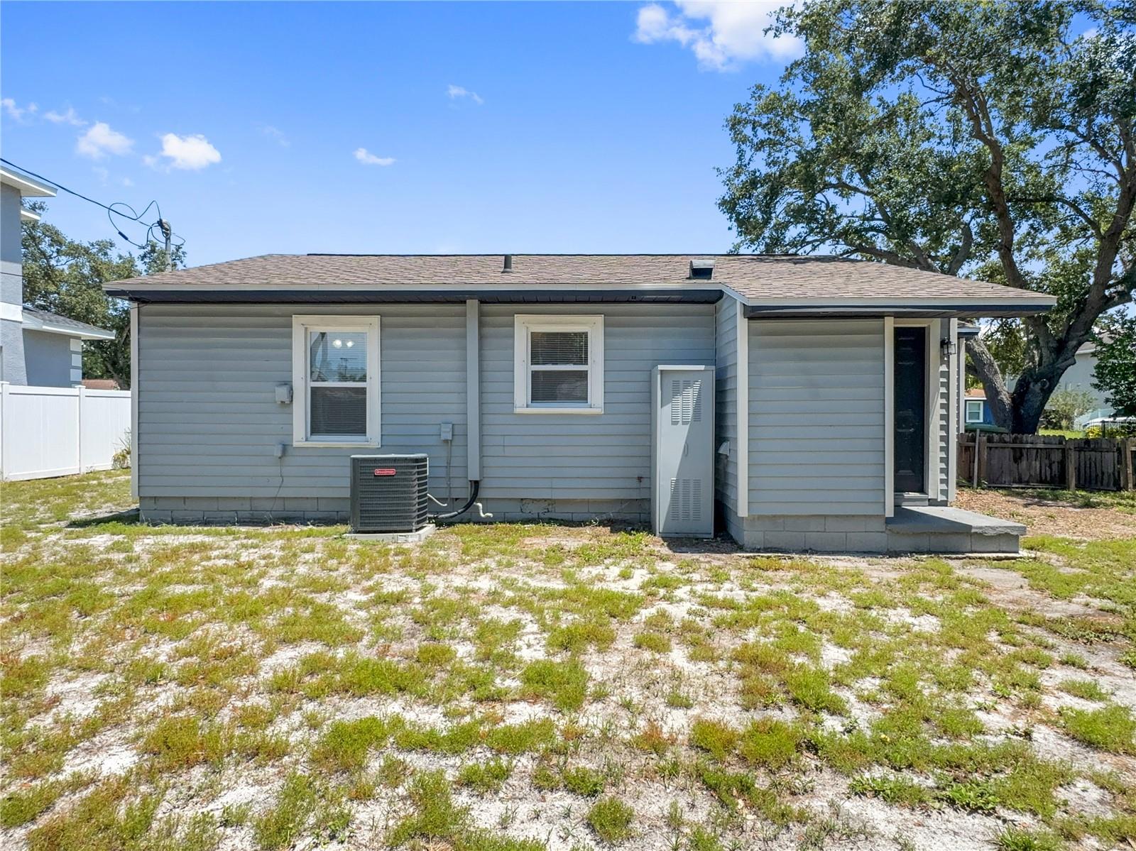 3110 W HARTNETT AVENUE, Tampa, FL 33611